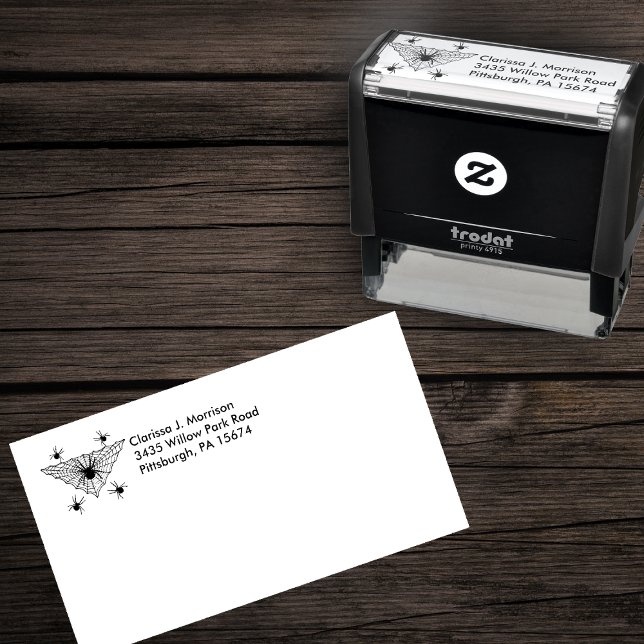 Carimbo Auto Entintado Aranhas rastejantes assustadoras em teia triangula (Spiders crawling in and around triangle shaped spider web on self inking return address stamp.)