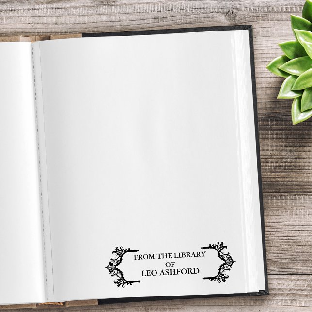 Carimbo Auto Entintado Da Biblioteca De Nome Personalizado Gótico Ornate  (Elegant Border From The Library Of Leo Ashford)