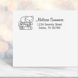 Carimbo Auto Entintado Gato Feliz em cima do Endereço da Pilha de Livros