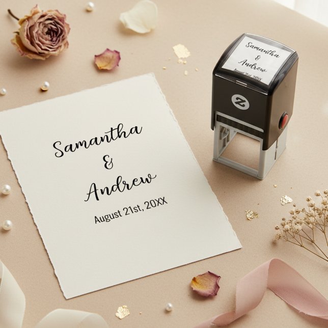 Carimbo Auto Entintado Nomes personalizados de recém-casados e data de ca (Elegant minimalist wedding stamp with custom names and wedding date.)