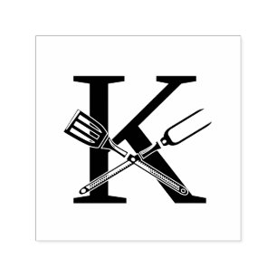 Carimbo Auto Entintado Utensílios de Churrasco Sobre um Monograma Inicial