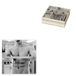 Carimbo De Borracha CamisaSlipperyJoe do homem musculoso sem abs peito