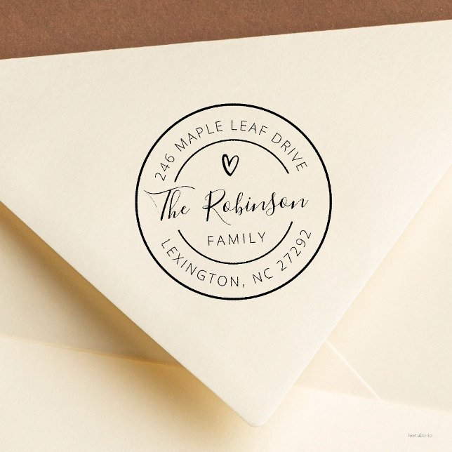 Carimbo De Borracha Endereço Personalizado da Família Redondo Pequeno  (Personalised Family Address Round Little Heart Rubber Stamp with little cute heart)
