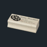 Carimbo De Borracha Feliz Hanukkah Chanukah Challah Bread Loaf Address<br><div class="desc">Carimbo de borracha apresenta um marcador original ilustrativo de um pão de chalá. Perfeito para Hanukkah! Simplesmente personalize com suas informações de endereço.</div>