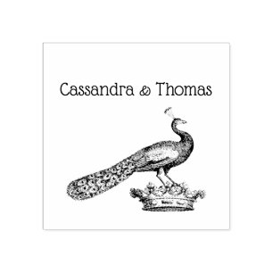 Carimbo De Borracha Pavão estilizado do vintage heráldico na coroa C