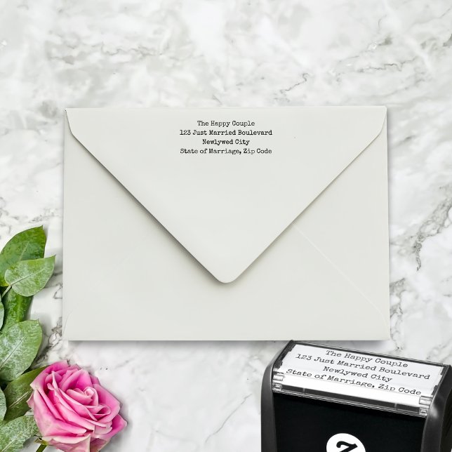Carimbo de Retorno do Endereço de Autocolagem de T (A simple typewriter font return address self inking stamp with space for your details)