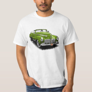 Carro convertível verde de Hudson no t-shirt