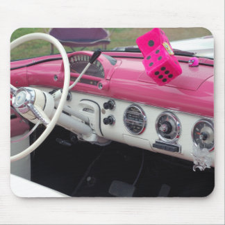 Carro vintage clássico cor-de-rosa Mousepad