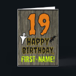Cartão 19.o aniversário: Tema do Dia das Bruxas, Nome Per<br><div class="desc">A frente deste design de cartão de saudação temido e assustador de aniversário do Hallowe'en apresenta um grande número "19" e a mensagem "FELIZ ANIVERSÁRIO", além de um nome editável. Há também representações de um fantasma e um morcego na frente. O dentro apresenta uma mensagem de saudação de aniversário personalizada,...</div>