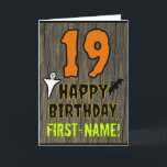 Cartão 19.o aniversário: Tema do Dia das Bruxas, Nome Per<br><div class="desc">A frente deste design de cartão de saudação temido e assustador de aniversário do Hallowe'en apresenta um grande número "19" e a mensagem "FELIZ ANIVERSÁRIO", além de um nome editável. Há também representações de um fantasma e um morcego na frente. O dentro apresenta uma mensagem de saudação de aniversário personalizada,...</div>