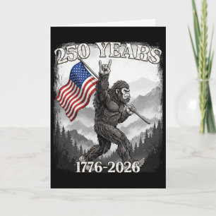 Cartão 250 Anos 1776–2026 Bigfoot E Bandeira Patriota Ame