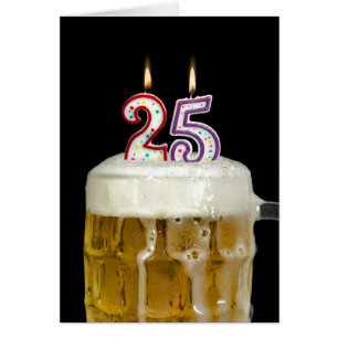 Cartão 25as velas do aniversário na cerveja