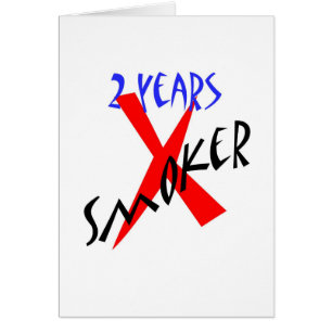 Cartão 2 anos de X-fumador do vermelho