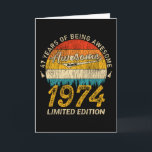 Cartão 47 anos Bday 1974 Impressionante desde o 47º anive<br><div class="desc">Design de aniversário Para qualquer um que seja o horóscopo,  diga difícil e entubado,  mas vale totalmente a pena.Vista com orgulho no trabalho,  academia perfeita para combinar com shorts,  leggings ou jeans para uma aparência casual,  mas tendenciosa</div>