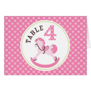 Cartão 4 da mesa da menina do cavalo de balanço