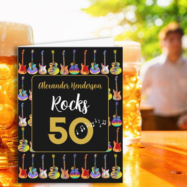 Cartão 50º aniversário Rock and Roll Guitar adiciona nome (Cool 50th birthday rock and roll guitar black and gold personalized greetings card)