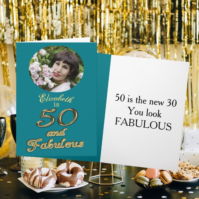 Cartão 50 e Fabuloso Aniversário Dourado Azul 50º Nome (50 and Fabulous Birthday Gold Teal Blue 50th Name Card)