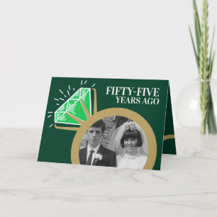 Cartão 55.º aniversário do anel de ouro Emerald agora e d