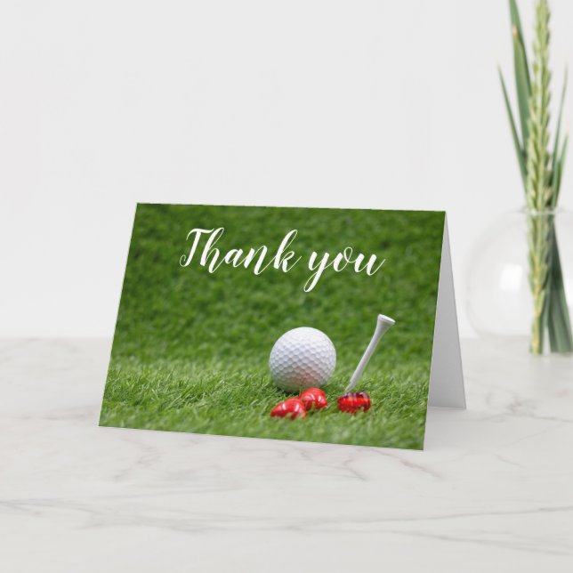Cartão A bola de golfe com tênis e coração vermelho está  (Frente)