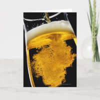 A cerveja foi derramada em vidro, tiro de estúdio