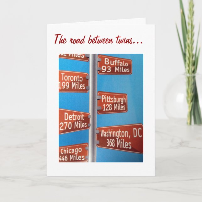 CARTÃO A ESTRADA ENTRE OS GÊMEOS NUNCA ESTÁ NO ANIVERSÁRI (Frente)