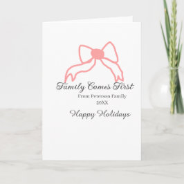 Cartão A família vem primeiro laço vermelho nome da famíl