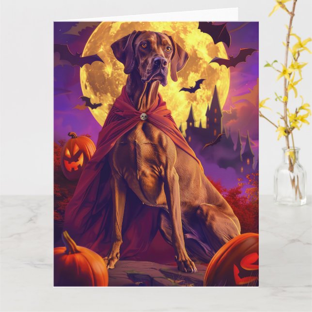 Cartão Abóboras Assustadoras de Halloween Vizsla Vampiro (Flor Amarela)