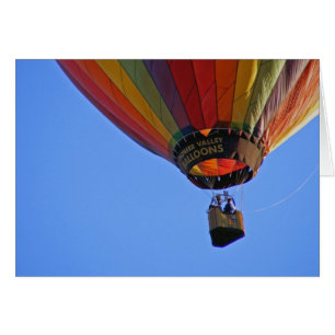 Cartão "Acima, acima de e afastado "