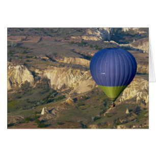 Cartão Acima de, acima de e afastado