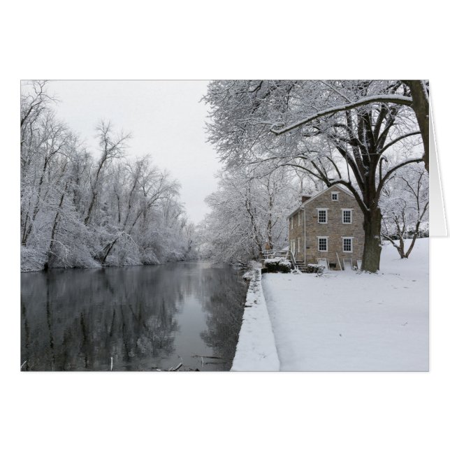 Cartão Ainda casa ao longo da água imóvel na neve (Frente Horizontal)