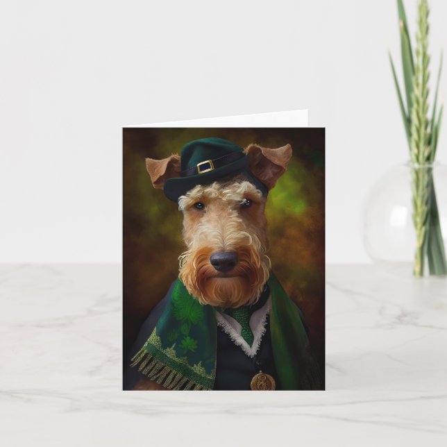 Cartão airedale cachorro no dia de São Patrício (Frente)