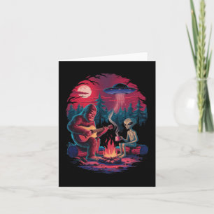 Cartão Alienígena Engraçada E Bigfoot Campfire Moon Ufo A