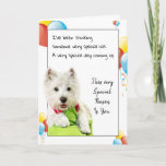 Cartão Amigo especial do feliz aniversario com um Westie<br><div class="desc">Não é maravilhoso para ter um melhor amigo? Comemore seu aniversário enviando ou dando lhes um cartão especial em seu dia especial. Umas montanhas ocidentais Terrier do branco que coloca no travesseiros verdes estão na parte dianteira deste cartão junto com balões amarelos, vermelhos e azuis do partido no fundo branco....</div>