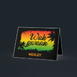 Cartão Amigos jamaicanos Wah Gwaan Rasta coloridos<br><div class="desc">Cartão de saudação Legal impresso com a frase jamaicana Wah gwaan sobre silhuetas de palmeiras tropicais em um pôr do sol desbotado e colorido</div>