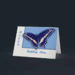 Cartão Andorinha preta Longtail<br><div class="desc">A borboleta do longtail da andorinha do preto da mamã do feliz aniversario personaliza adicionando a cópia
O saco de harmonização 1497464686663322342 dos presentes   agride 1685265823038398722   os calçados 167585958417643671   da camisa 235621189767196740</div>