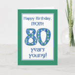 Cartão Aniversário azul, verde, branco chique do 80 para<br><div class="desc">Um cartão de aniversário à moda do 80 para a "mamã", com o número 80 fez de uma colagem de papel pintado à mão, no azul, verde e no branco, coordenando com a rotulação e a beira do cartão. Não esqueça que você pode facilmente personalizar o interior deste cartão de...</div>