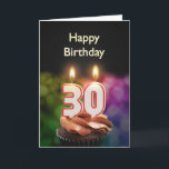 Cartão aniversário de 30 anos com bolo e velas<br><div class="desc">Um bolo de aniversário com velas. As velas são feitas do número 30,  para um aniversário de 30 anos. Um cartão de aniversário adequado para todos.</div>