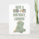 Cartão Aniversário do Jovem Dinossauro Verde<br><div class="desc">Deseje ao seu jovem fã favorito de dinossauros um feliz aniversário com este cartão de saudação Dino-Mite com uma mensagem personalizada e uma ilustração adorável de um bebê dinossauro em verde e amarelo. Use o campo modelo para adicionar seu próprio nome e uma saudação personalizada ao dentro deste cartão.</div>