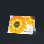 Cartão Aniversário para a esposa, girassóis animadores<br><div class="desc">O feliz aniversario para uma esposa, girassóis projeta. Design brilhante e colorido com os girassóis nas máscaras de amarelo, de alaranjado, o ouro, e o marrom. Ilustração floral da arte de Digitas. Traga a pouca luz do sol a alguém o aniversário. Arte, imagem, e estúdios de Shoaff Ballanger do ©...</div>