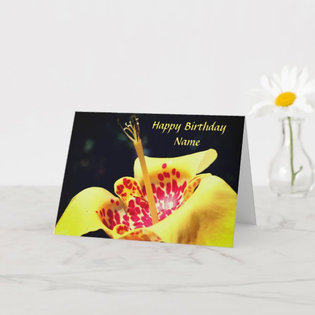 Cartão Aniversário Personalizado da Flor Lilar Amarelo (Planta pequena)