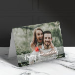 Cartão Anniversário Moderno | Photo Love Husband Wife Hap<br><div class="desc">Belo cartão de saudação fotográfica com um simples, moderno e minimalista banner de citação do "Aniversário Feliz" em um fundo de cobertura semitransparente. Esta versátil carta pode ser personalizada com a sua própria fotografia, nome e data especial para fazer uma carta única e personalizada para o seu ente querido. A...</div>