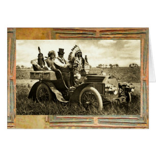CARTÃO APACHES E GERONIMO DIRIGINDO UM CARRO AUTOMÓVEL