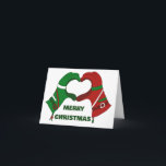 Cartão As Luvas De Esqui Mãos Forma Cardíaca Personalizad<br><div class="desc">Mostre seu amor por esquiar,  snowboard e outros esportes de inverno com estes cartões de Natal personalizados. Eles apresentam uma ilustração de um par de luvas de esqui em vermelho festivo e verde em forma de coração. Você pode personalizar a mensagem no dentro.</div>