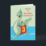 Cartão Avô, aniversário de 3 anos Dinossauro<br><div class="desc">Quando você sabe que seu querido neto está tão interessado em dinossauros então esta carta com a criatura gigantesca do cobrir seria perfeita para ele saudar um aniversário de 3 anos feliz.</div>