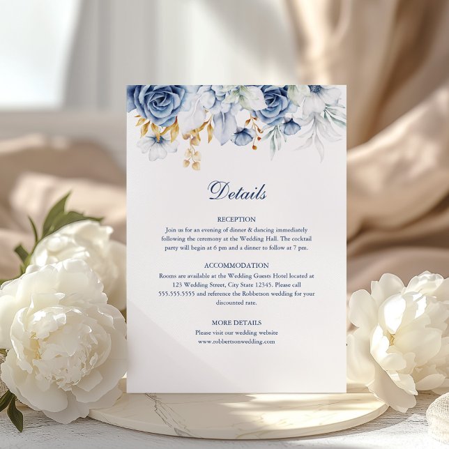 Cartão Azul e Dourado para Casamento Floral (Blue and Gold Floral Wedding Details Card on a sunny table with white peonies.)