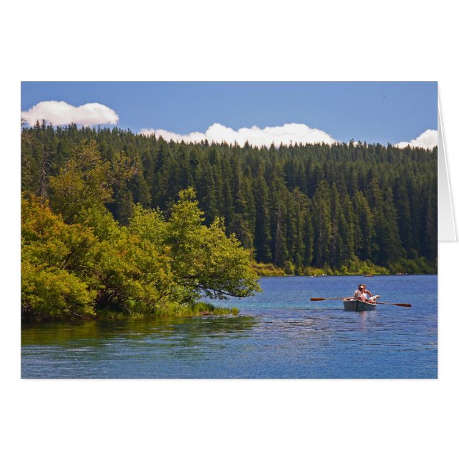 Cartão Barco a remos no lago claro (Frente horizontal)