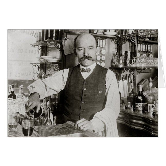 Cartão Barman Servindo Bebida, 1910 (Frente Horizontal)