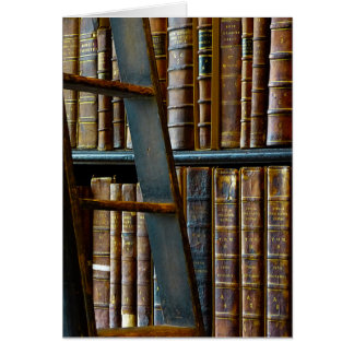 Cartão Biblioteca velha, livros velhos