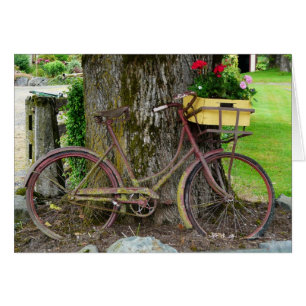Cartão Bicicleta Antiquada Antiga com Flower Basket