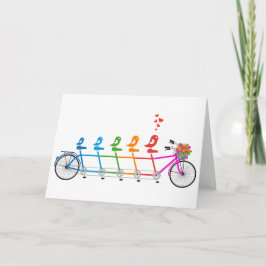 Cartão bicicleta tandem colorida com família de aves boni